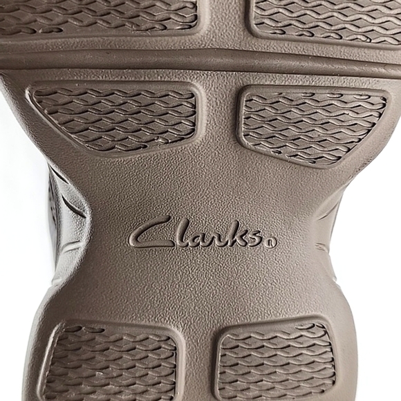 Clarks Men's Bradley Cove Brown Pebbled Leather Cut Out Upper Shoes Size 8M - Picture 12 of 16